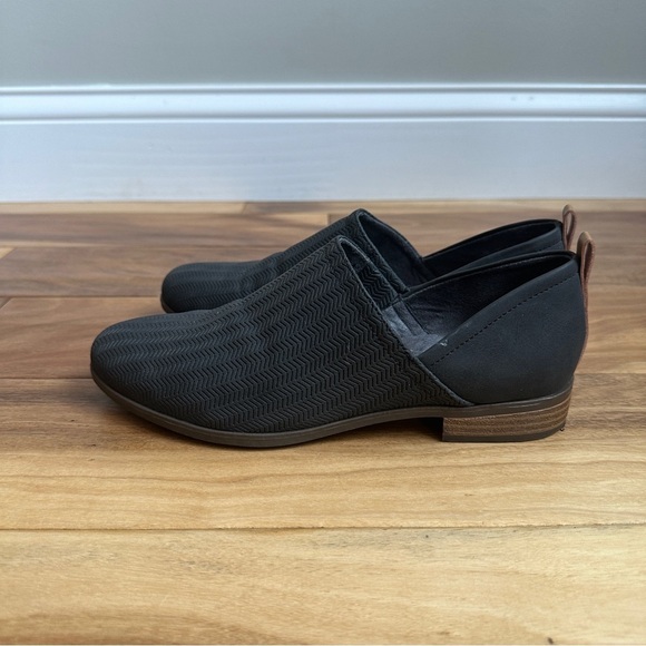Dr. Scholl’s Charcoal Gray Textured Loafers - Picture 4 of 11